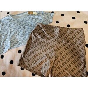 VS PINK OUTFIT BIKE SHORTS TEE SET LOGO